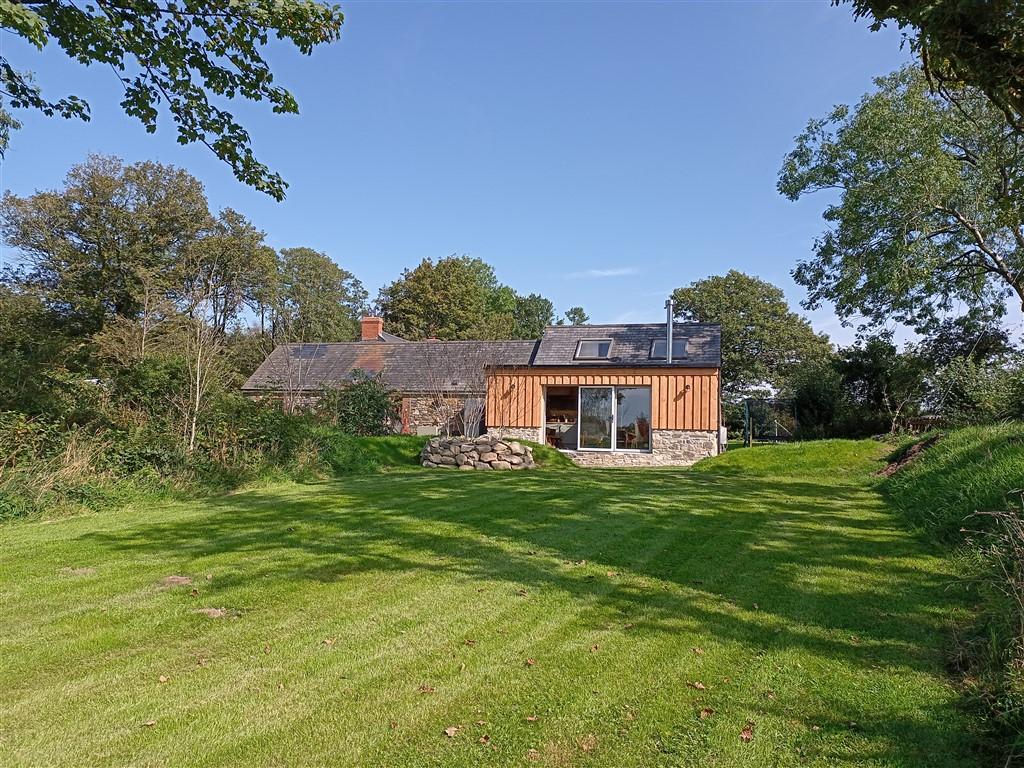 3 Bedroom Barn Conversion for Sale in Nr Glogue, SA36 0DZ