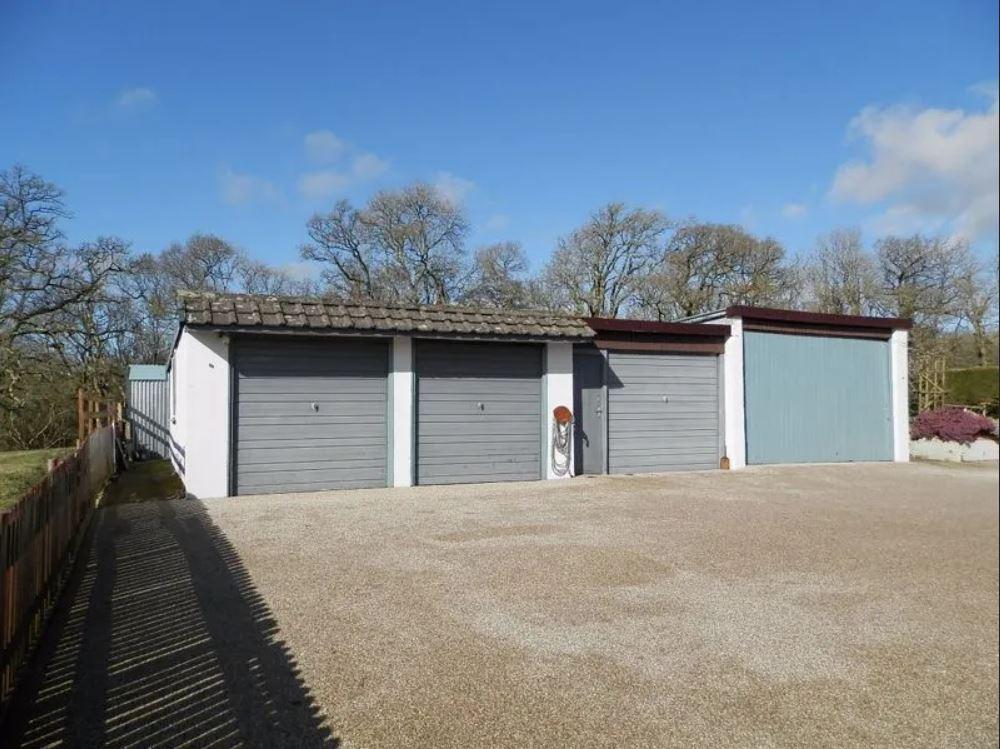 4 Bedroom Smallholding for Sale in Henllan, Llandysul, SA44 5TD