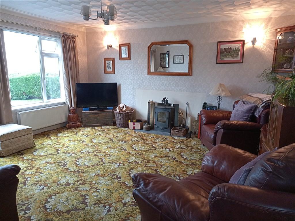 4 Bedroom Smallholding for Sale in Henllan, Llandysul, SA44 5TD