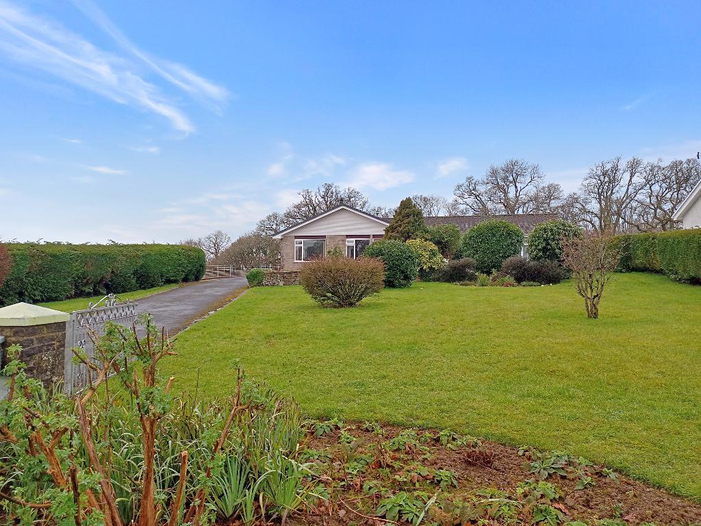 4 Bedroom Smallholding for Sale in Henllan, Llandysul, SA44 5TD