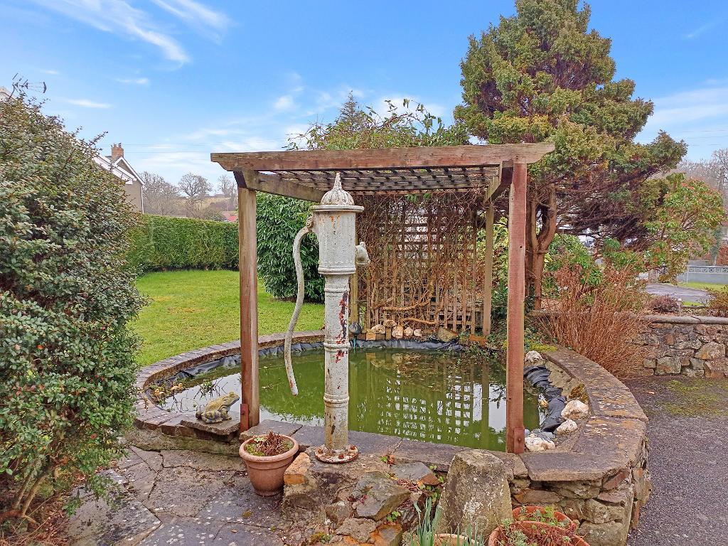 4 Bedroom Smallholding for Sale in Henllan, Llandysul, SA44 5TD