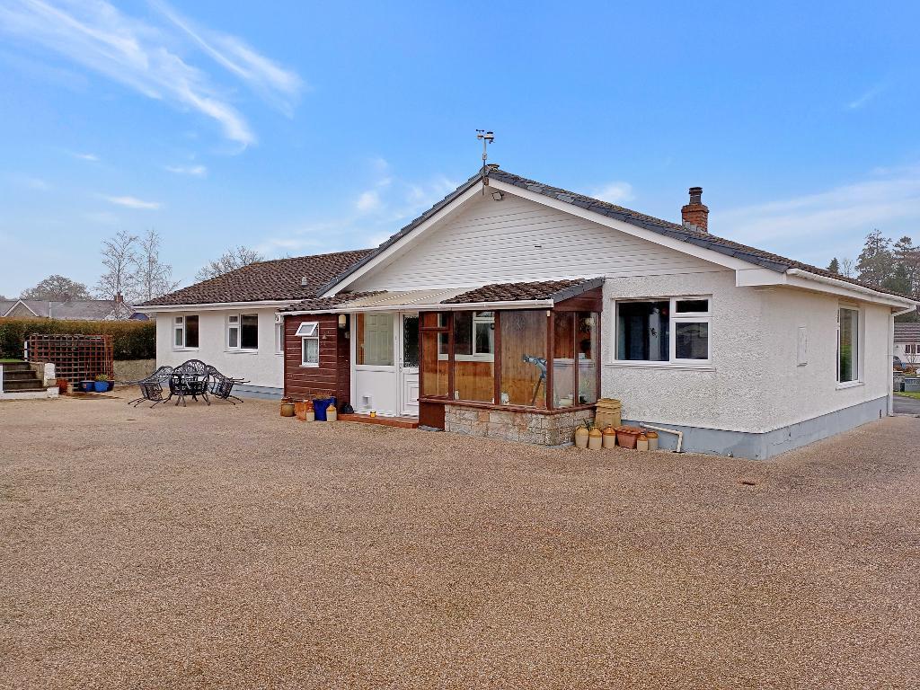 4 Bedroom Smallholding for Sale in Henllan, Llandysul, SA44 5TD