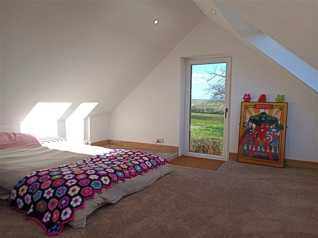 3 Bedroom Barn Conversion for Sale in Nr Glogue, SA36 0DZ