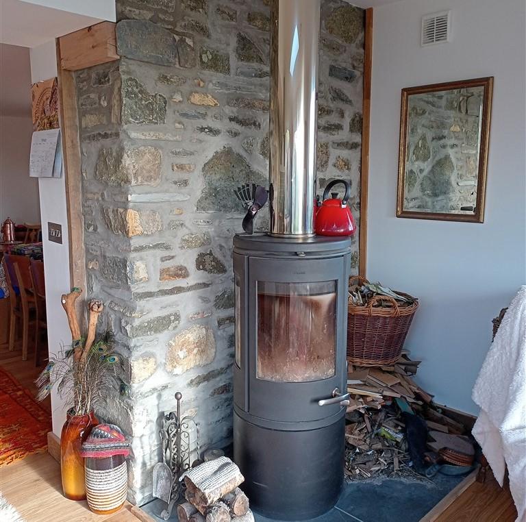 3 Bedroom Barn Conversion for Sale in Nr Glogue, SA36 0DZ