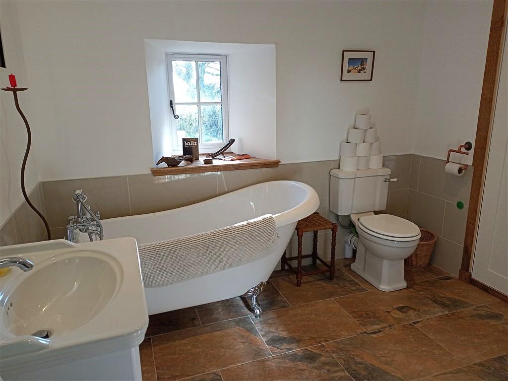 6 Bedroom Farmhouse And Cottage With Land for Sale in Near Glogue, SA36 0DZ