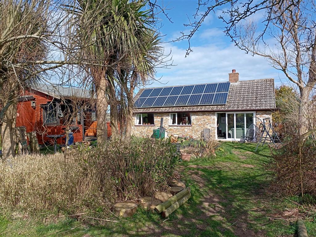 3 Bedroom Detached Bungalow for Sale in Cardigan, SA43 1SA