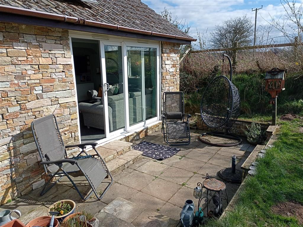 3 Bedroom Detached Bungalow for Sale in Cardigan, SA43 1SA
