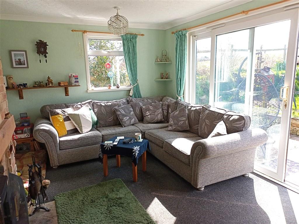 3 Bedroom Detached Bungalow for Sale in Cardigan, SA43 1SA