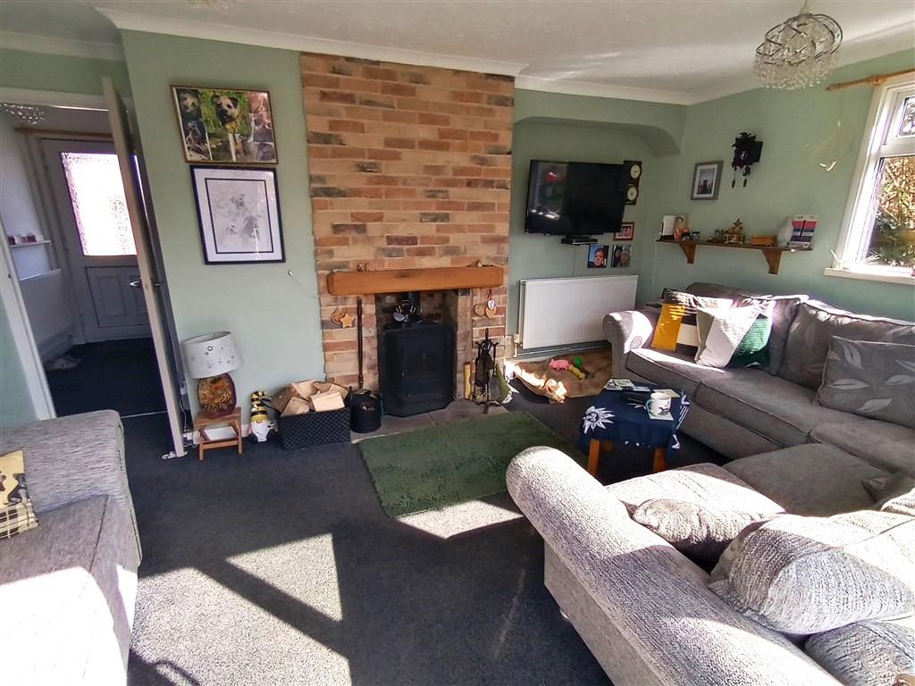 3 Bedroom Detached Bungalow for Sale in Cardigan, SA43 1SA