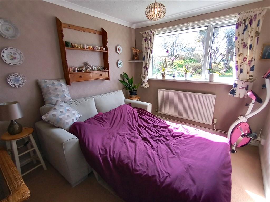 3 Bedroom Detached Bungalow for Sale in Cardigan, SA43 1SA