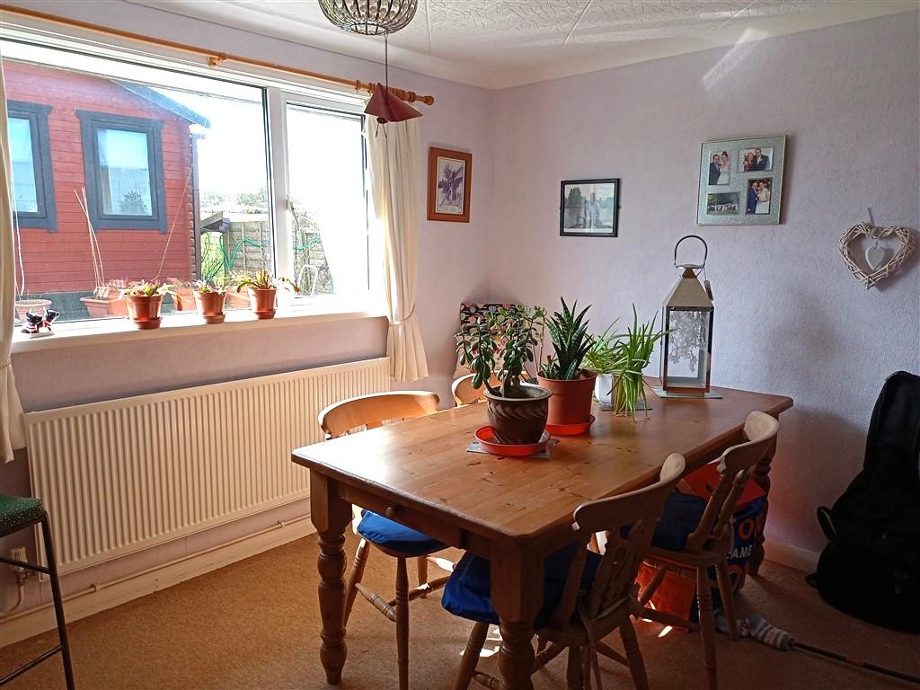 3 Bedroom Detached Bungalow for Sale in Cardigan, SA43 1SA