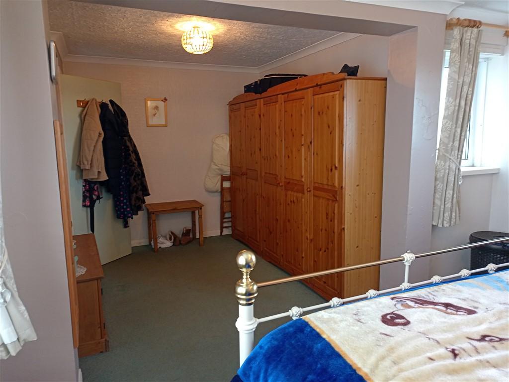 3 Bedroom Detached Bungalow for Sale in Cardigan, SA43 1SA