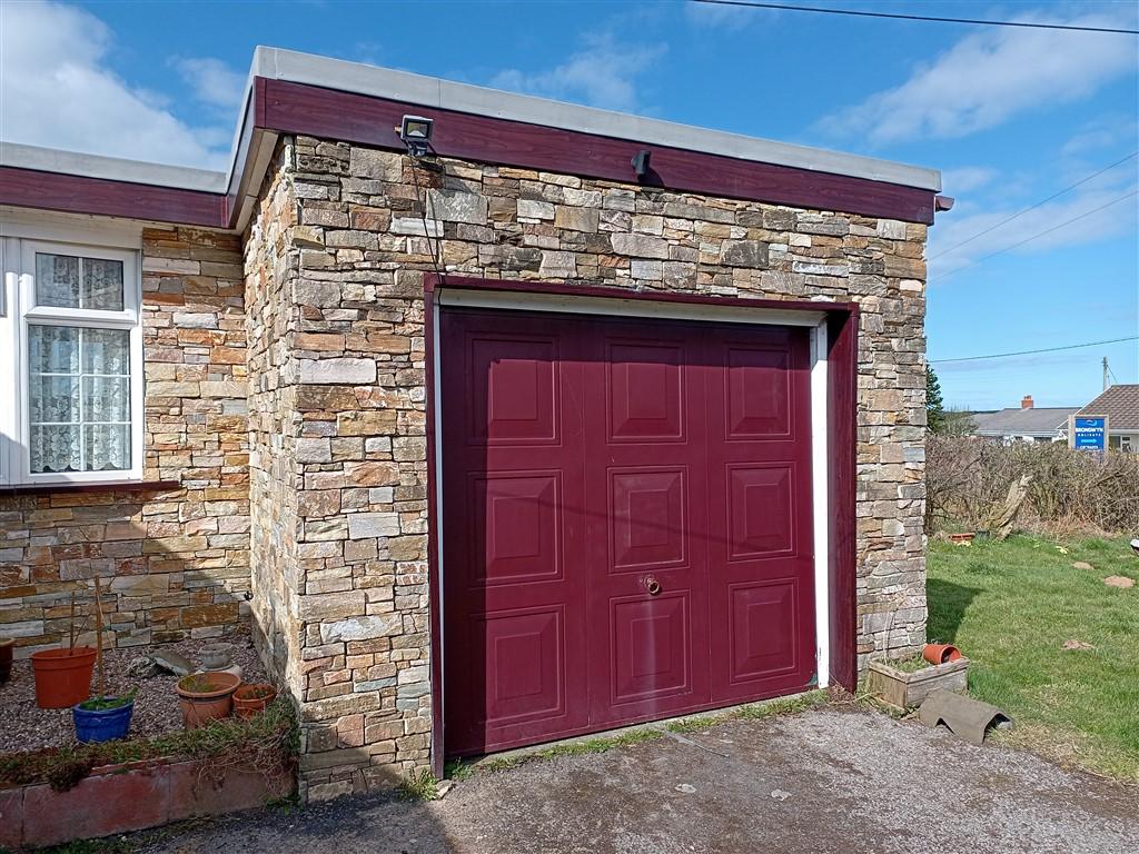 3 Bedroom Detached Bungalow for Sale in Cardigan, SA43 1SA