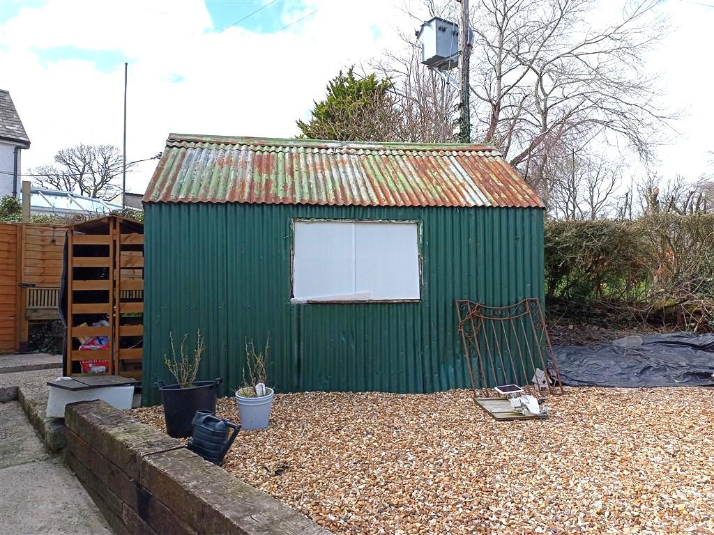 3 Bedroom End Terraced for Sale in Llandysul, SA44 5TS