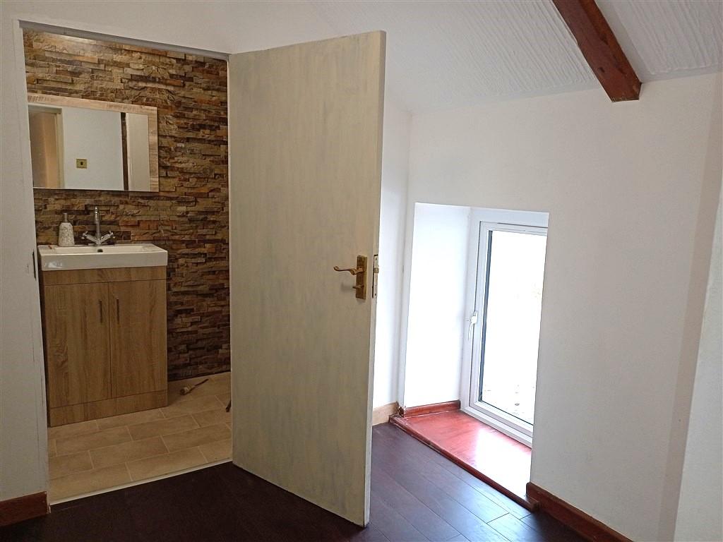 3 Bedroom End Terraced for Sale in Llandysul, SA44 5TS