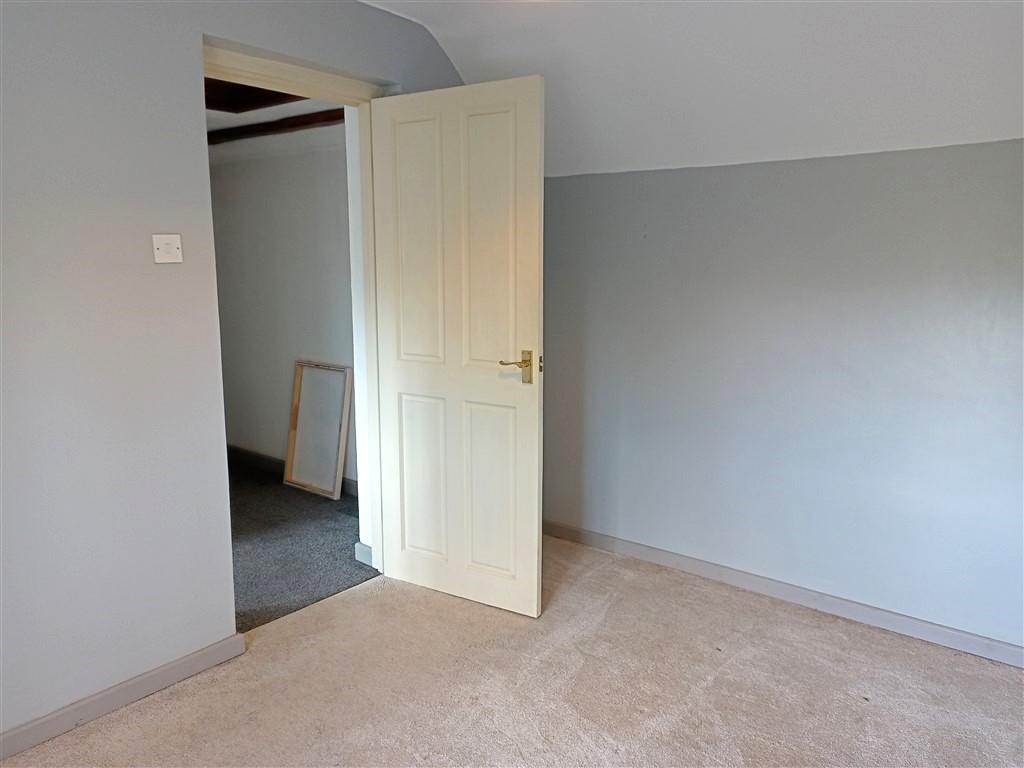 3 Bedroom End Terraced for Sale in Llandysul, SA44 5TS