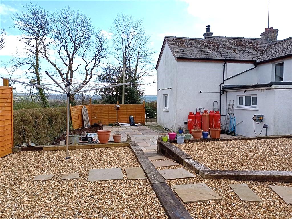 3 Bedroom End Terraced for Sale in Llandysul, SA44 5TS