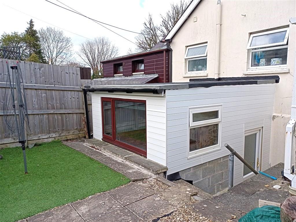 3 Bedroom Terraced for Sale in Drefach Felindre, Llandysul, SA44 5YA