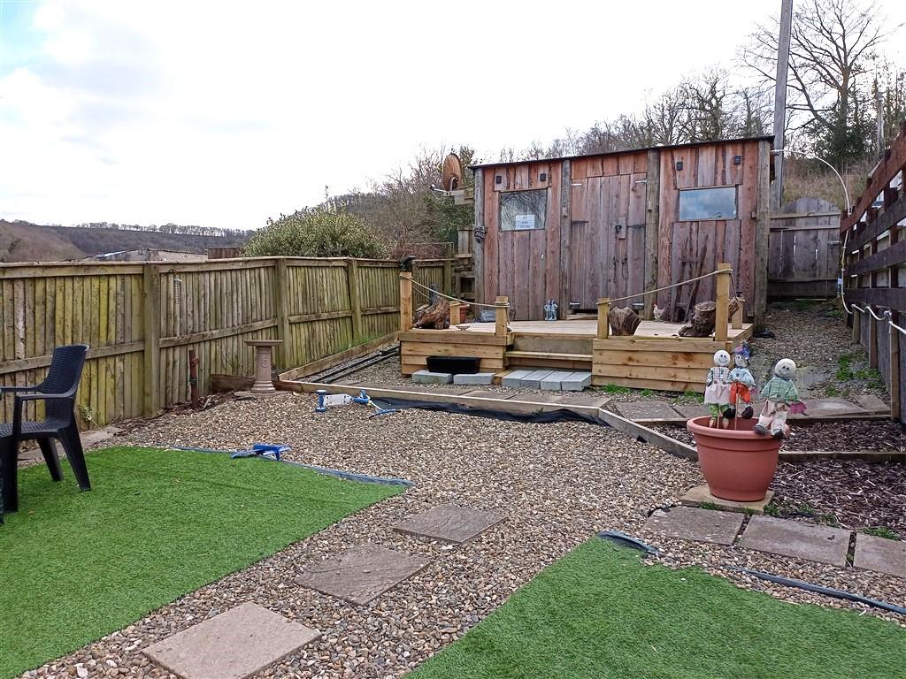 3 Bedroom Terraced for Sale in Drefach Felindre, Llandysul, SA44 5YA