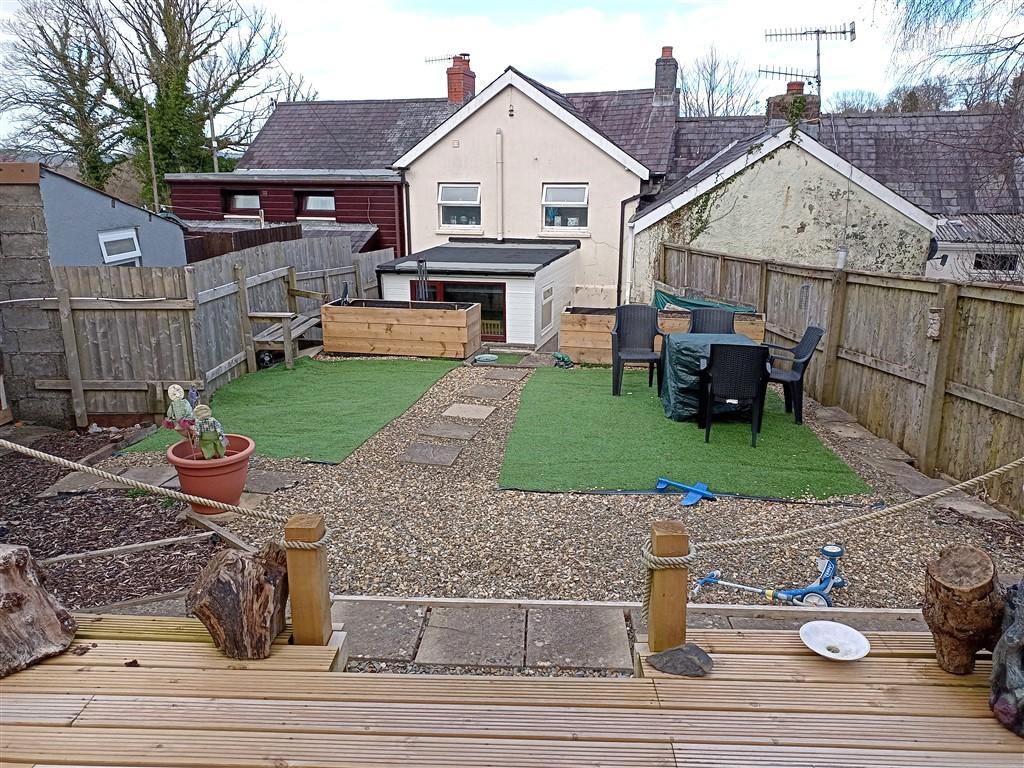 3 Bedroom Terraced for Sale in Drefach Felindre, Llandysul, SA44 5YA