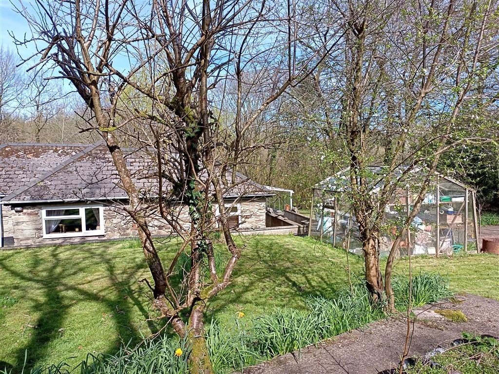 2 Bedroom Cottage for Sale in Ponthirwaun, SA43 2RE