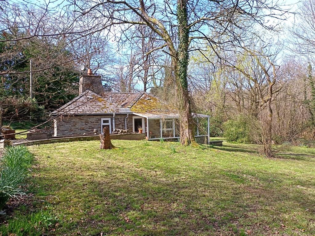 2 Bedroom Cottage for Sale in Ponthirwaun, SA43 2RE