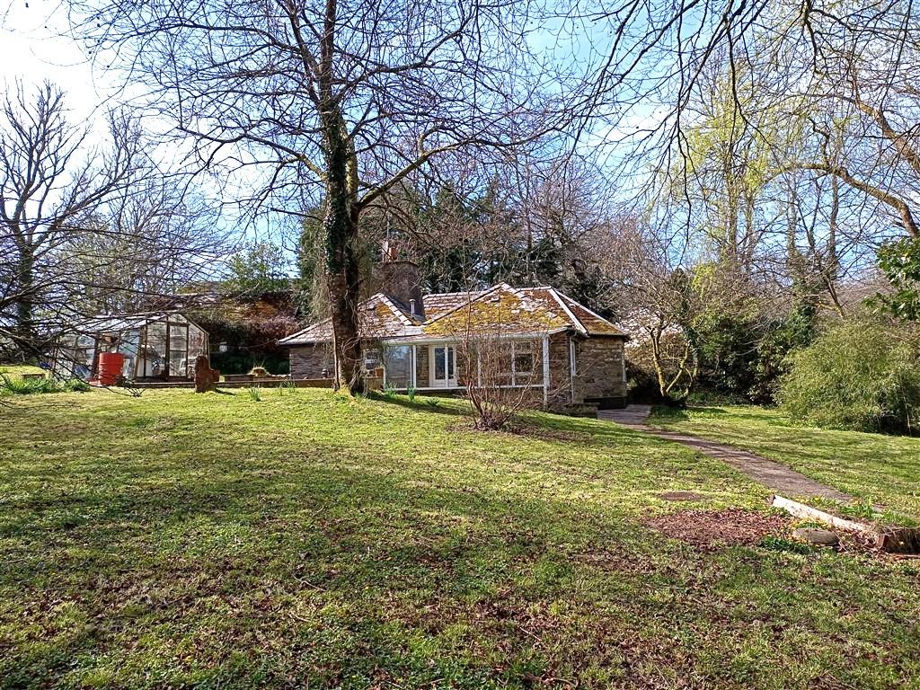 2 Bedroom Cottage for Sale in Ponthirwaun, SA43 2RE