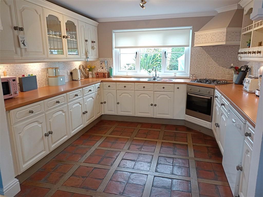 3 Bedroom Detached House for Sale in Llwyndafydd, SA44 6BT
