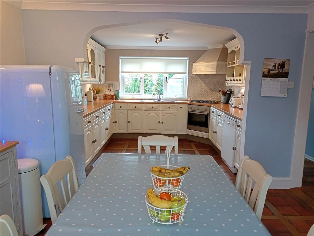 3 Bedroom Detached House for Sale in Llwyndafydd, SA44 6BT