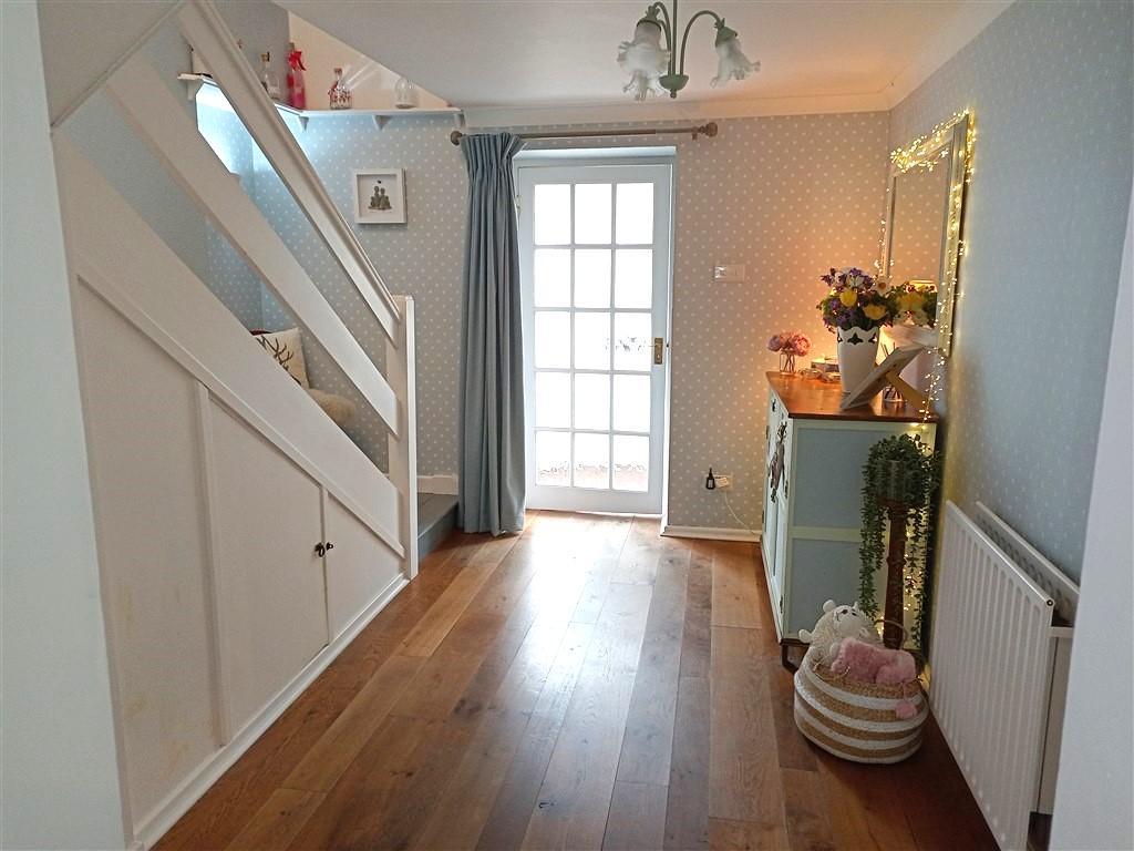 3 Bedroom Detached House for Sale in Llwyndafydd, SA44 6BT