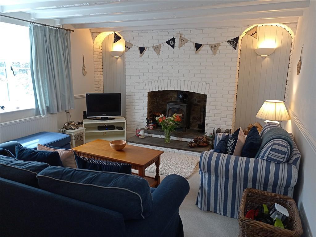 3 Bedroom Detached House for Sale in Llwyndafydd, SA44 6BT