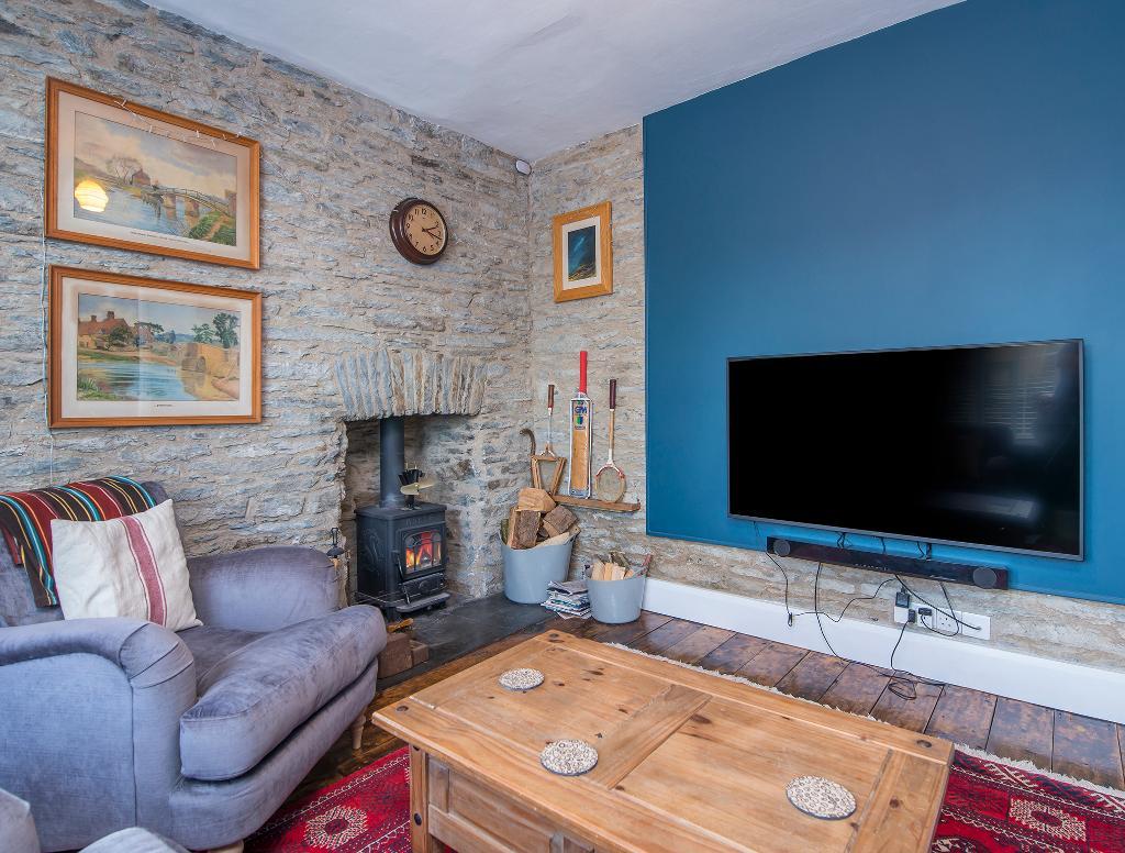 3 Bedroom Detached House for Sale in Llandysul, SA44 5LN