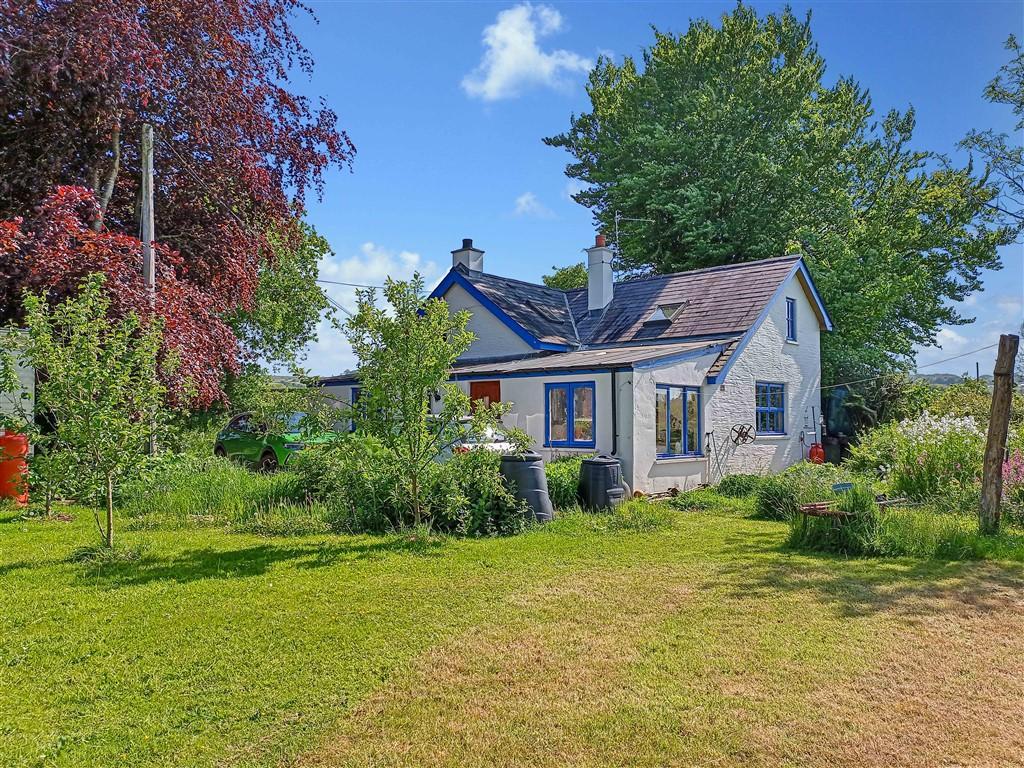 4 Bedroom Cottage for Sale in Rhos, Llandysul, SA44 5AH