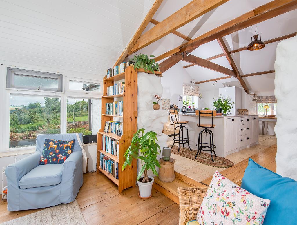 3 Bedroom Detached House for Sale in Trelech, SA33 6SA