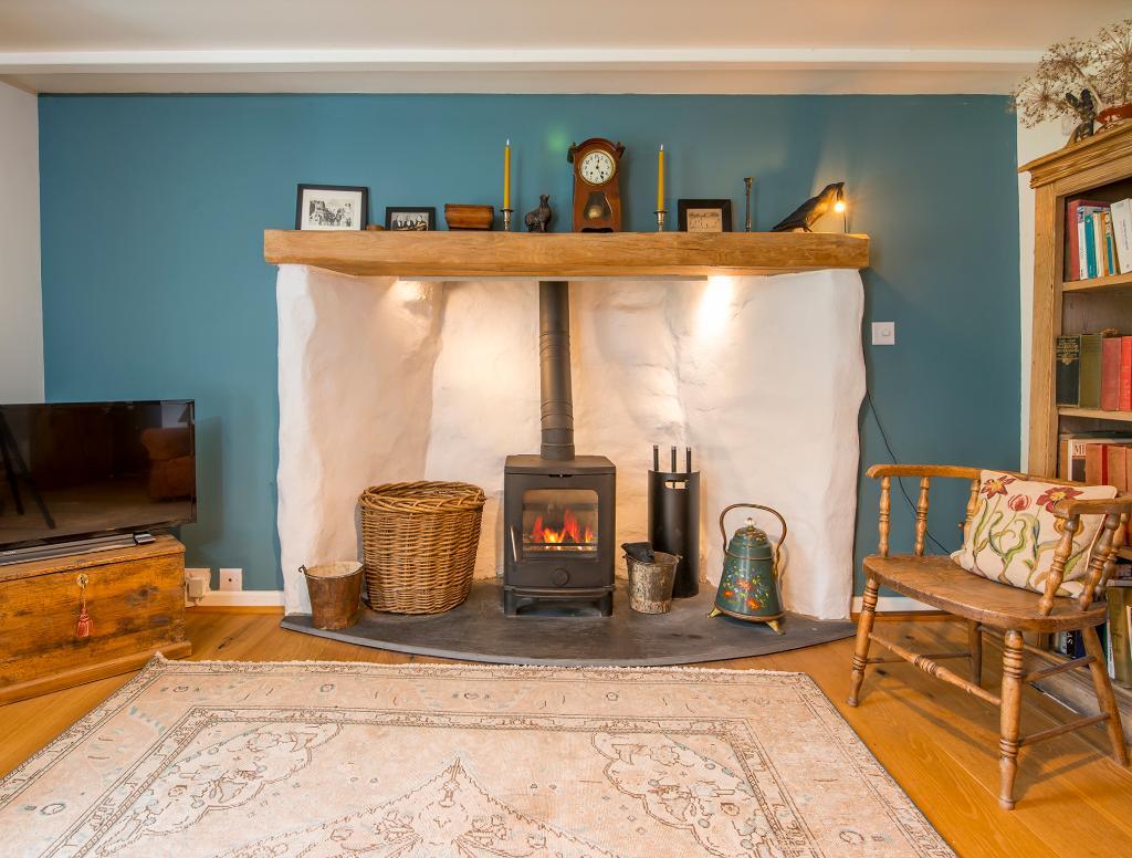 3 Bedroom Detached House for Sale in Trelech, SA33 6SA