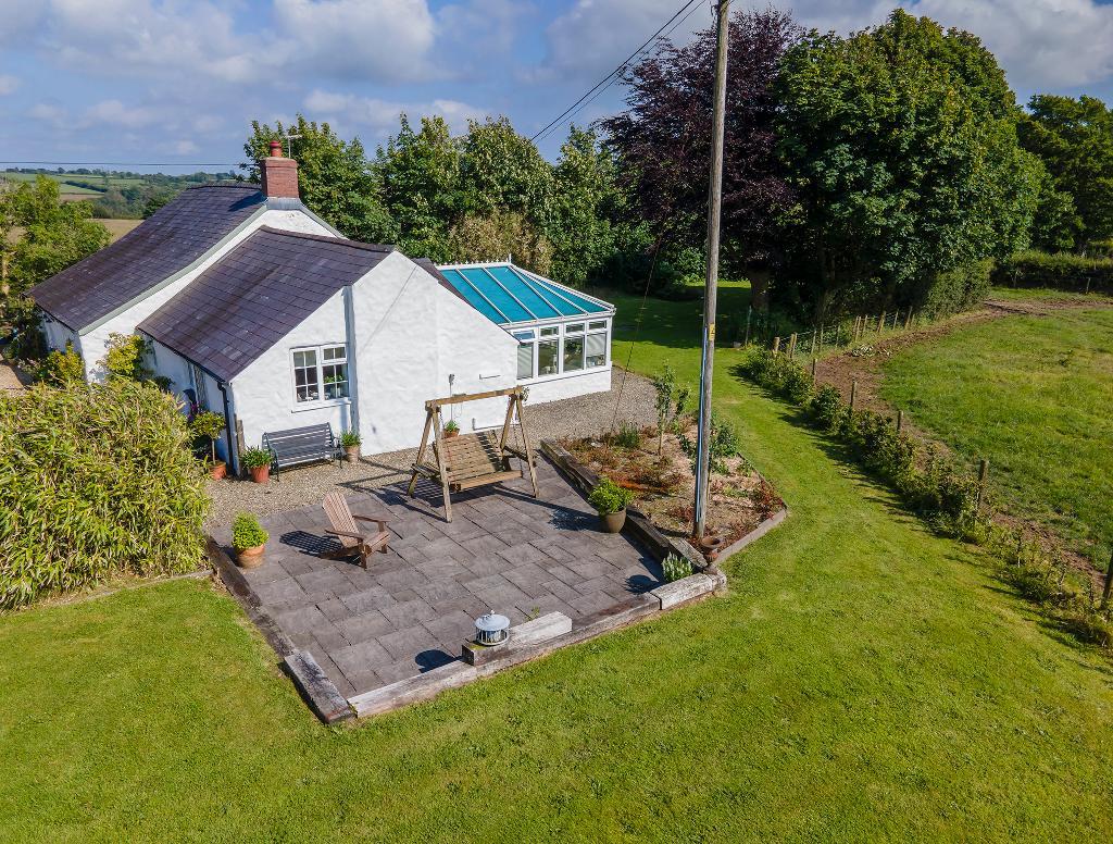 3 Bedroom Detached House for Sale in Trelech, SA33 6SA
