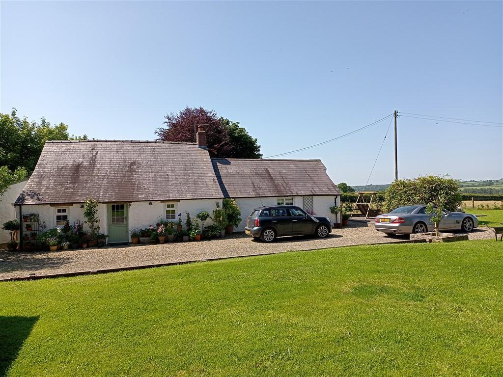 3 Bedroom Detached House for Sale in Trelech, SA33 6SA