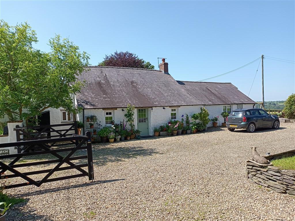 3 Bedroom Detached House for Sale in Trelech, SA33 6SA