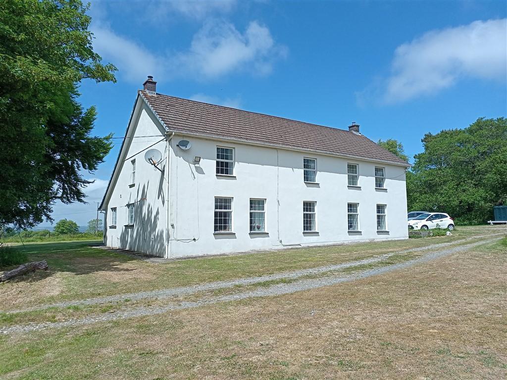 5 Bedroom Equestrian Property for Sale in Rhos, Llandysul, SA44 5EE