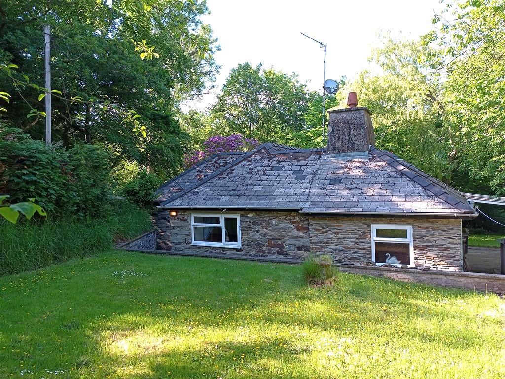 2 Bedroom Cottage for Sale in Ponthirwaun, SA43 2RE