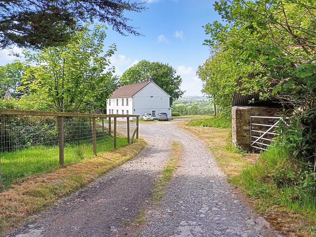 5 Bedroom Equestrian Property for Sale in Rhos, Llandysul, SA44 5EE