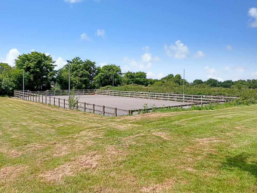 5 Bedroom Equestrian Property for Sale in Rhos, Llandysul, SA44 5EE