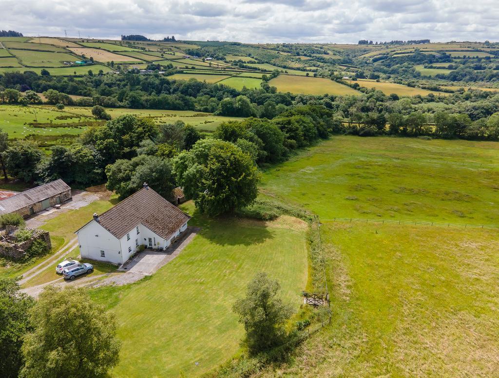 5 Bedroom Equestrian Property for Sale in Rhos, Llandysul, SA44 5EE