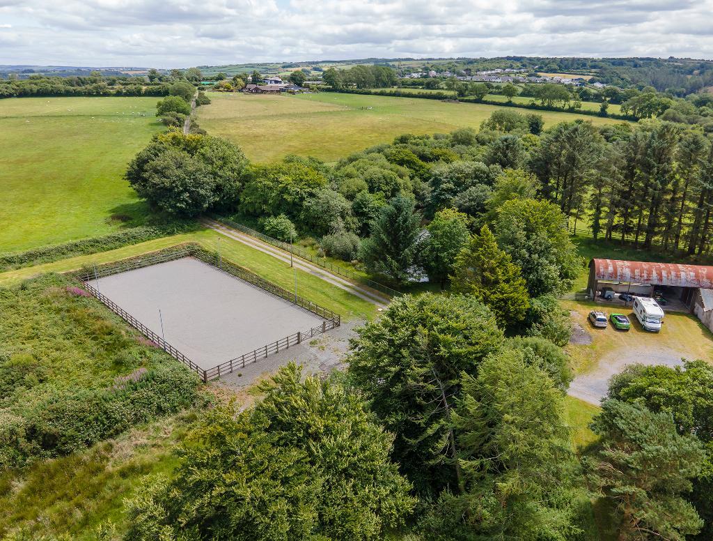 5 Bedroom Equestrian Property for Sale in Rhos, Llandysul, SA44 5EE