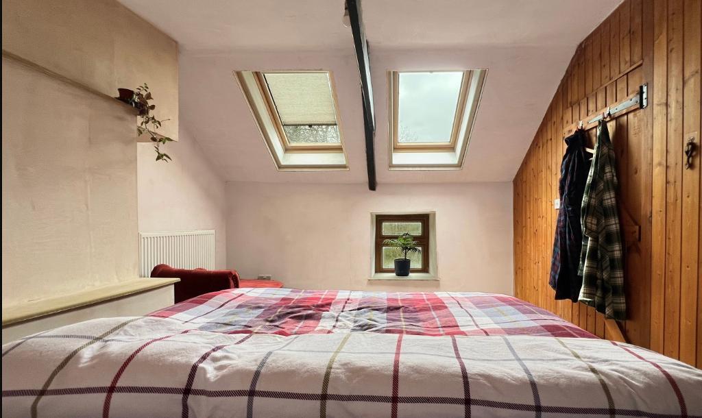 3 Bedroom Detached House With Land for Sale in Llanelli, SA15 5LP