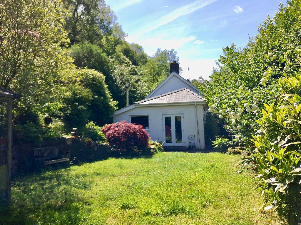 3 Bedroom Detached House With Land for Sale in Llandysul, SA44 5HR