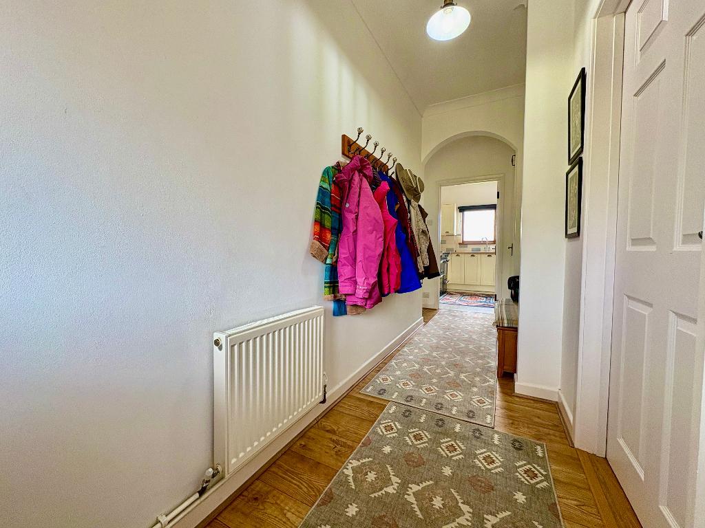 3 Bedroom Detached Bungalow for Sale in Llandysul, SA44 5HD