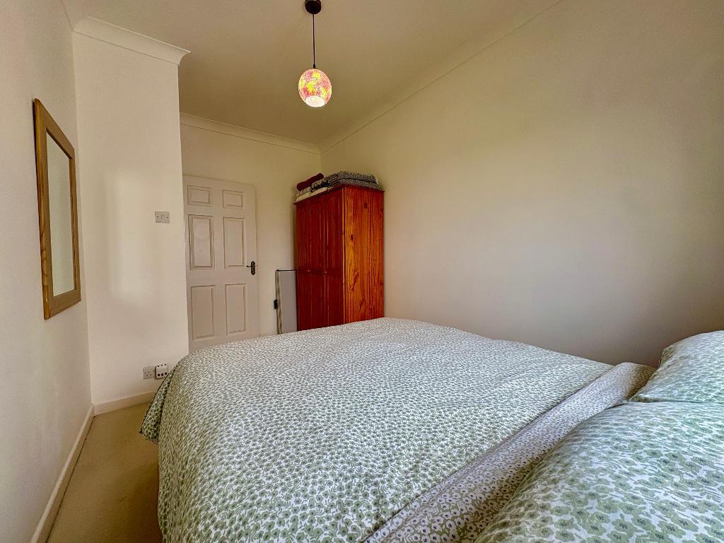 3 Bedroom Detached Bungalow for Sale in Llandysul, SA44 5HD