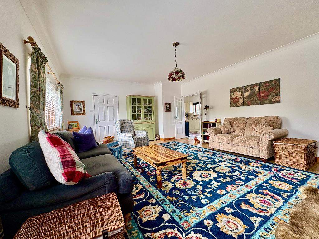 3 Bedroom Detached Bungalow for Sale in Llandysul, SA44 5HD