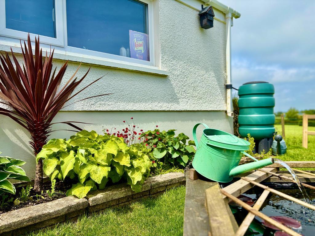 3 Bedroom Detached Bungalow for Sale in Llandysul, SA44 5HD